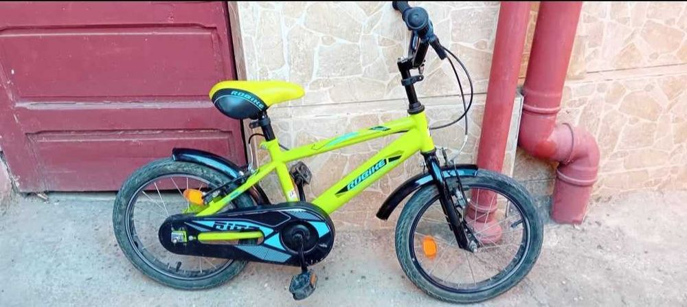 Bicicleta copiii de la 3 ani pana la 5-6 ani cu roti ajutătoare