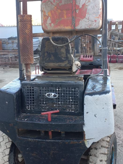 Вилочный погрузчик /кара/ балканкар