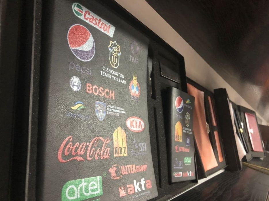 Подарочные наборы. Коробки .Открытки. Ручки. Флешки. Повербанк