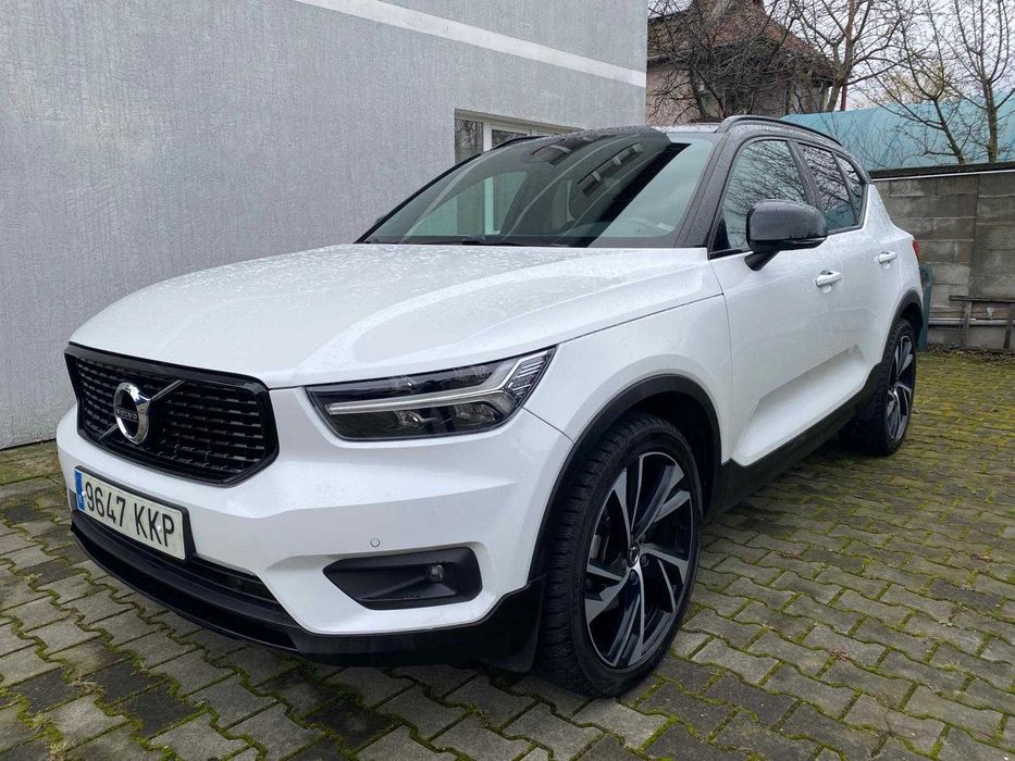 Volvo XC 40 R-Design in stare excelenta - direct proprietar