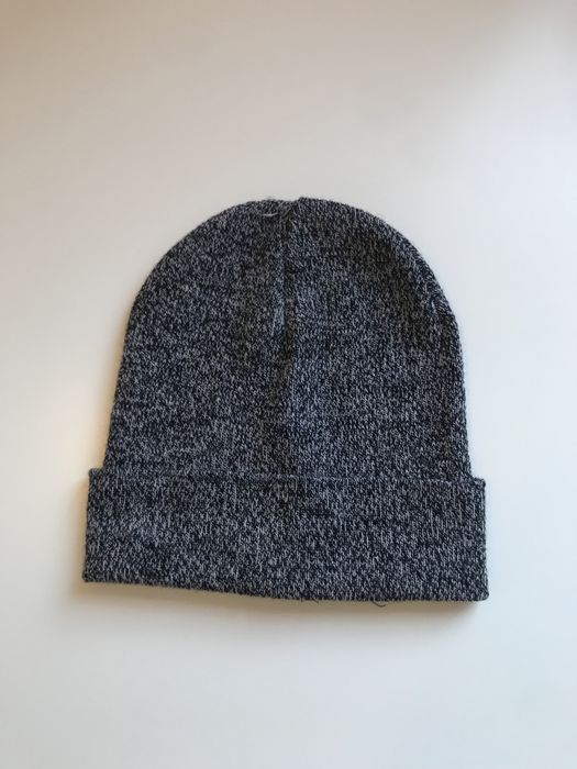 2 бр. Дамски шапки