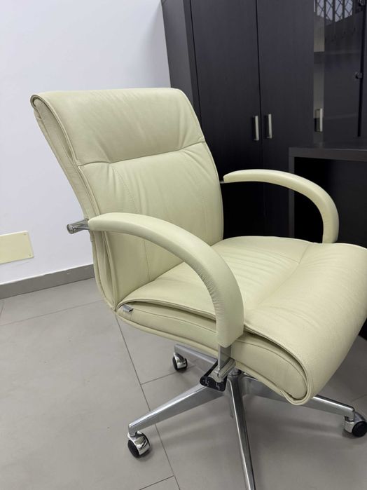Scaun ergonomic mangerial din piele birou Helios Mobexpert
