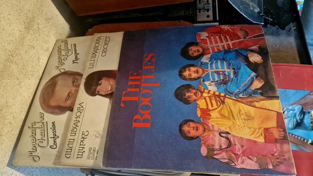 Стари ретро грамофонни плочи