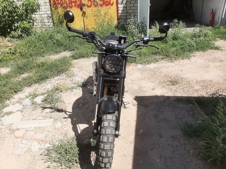 Daytona Scrambler 250