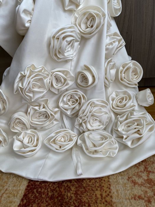 Rochie mireasa sirena