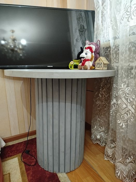 Стол круглый поверхность как под мрамор