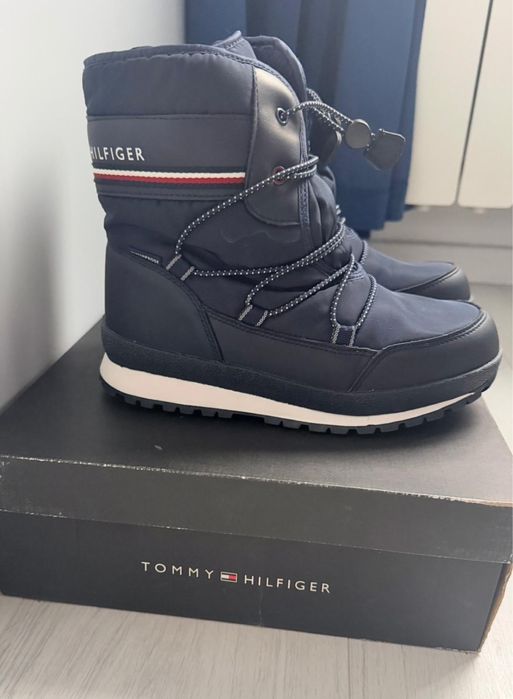 Ghete Tommy Hilfiger originale imblănite.