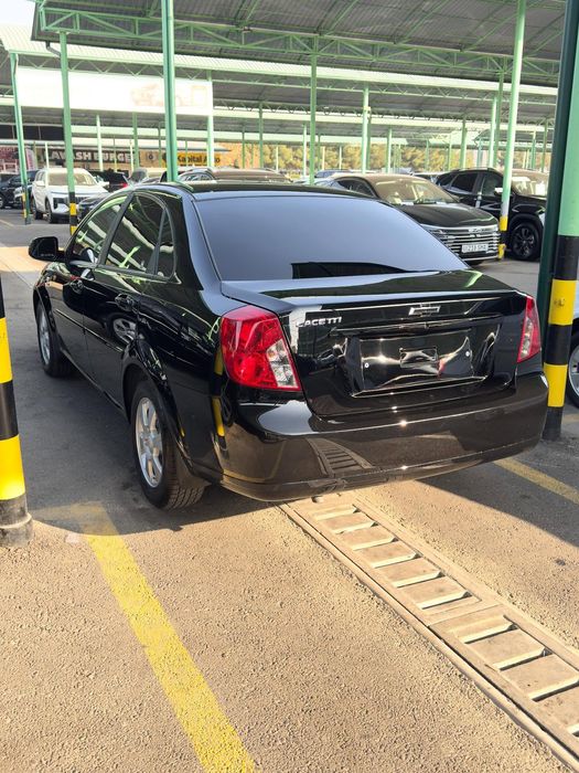 Yangidek Jentra Gentra 1.5 sotiladi 3poz lyuk bor