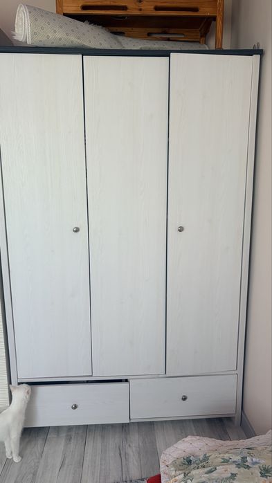 Шкаф для одежды.