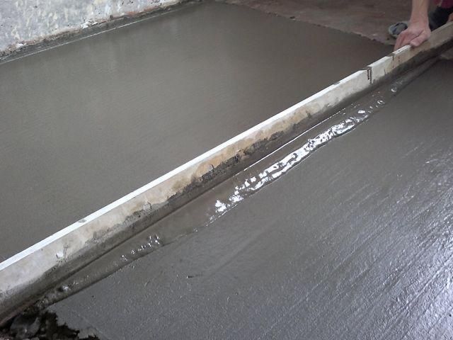 Заливка стяжки с лазерном уровенем