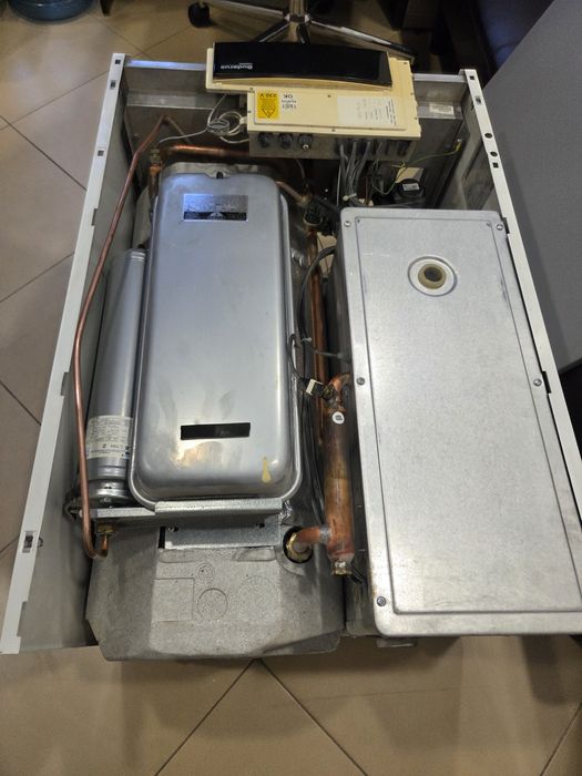 Газов котел Buderus Logamax U012-28T60 – 28 kW с вграден бойлер 60