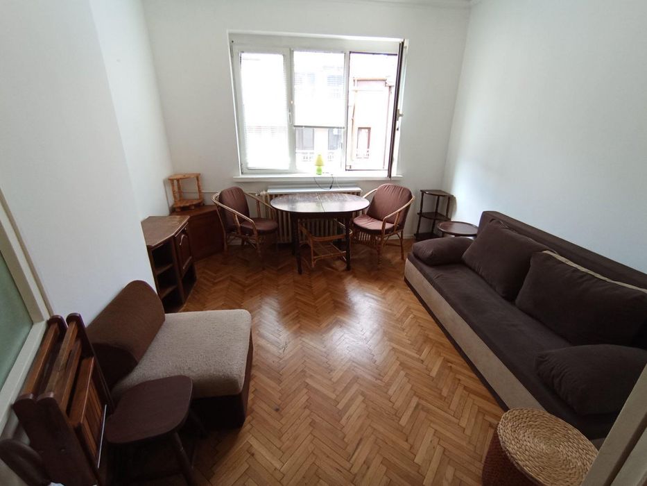 Дава се под наем Двустаен апартамент в София, Център - 55 кв.м за 550 € - Снимка #1