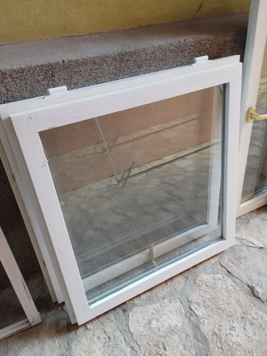 Geam termopan din lemn stratificat