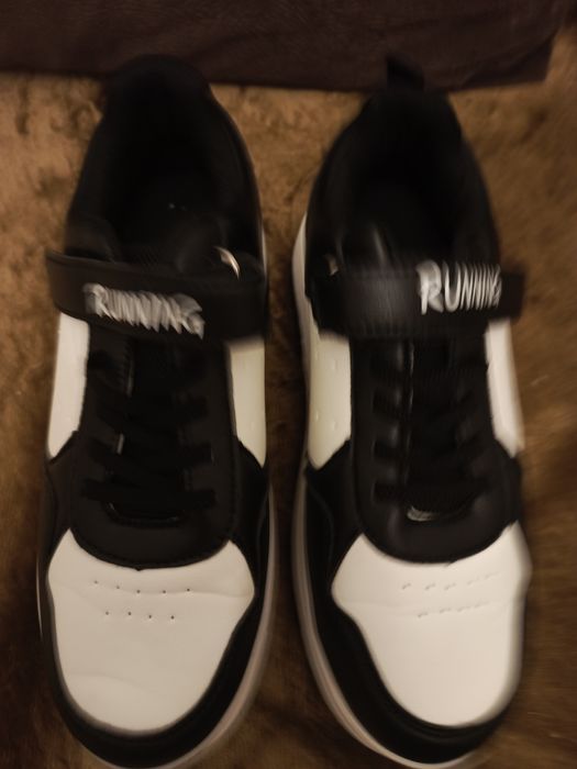 Кроссовки на колёсах