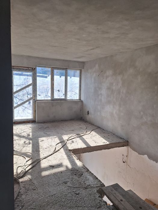 Casa parter + etaj la gri