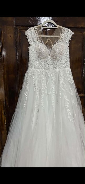 Vând rochie de mireasă