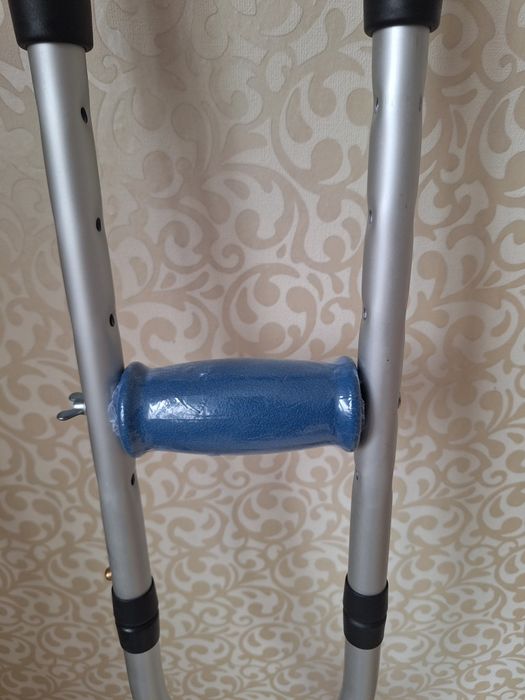 Продам костыли 10 000