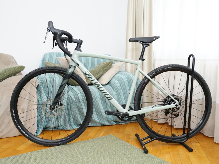 Bicicleta gravel cu suspensie integrata Specialized Diverge Comp E5