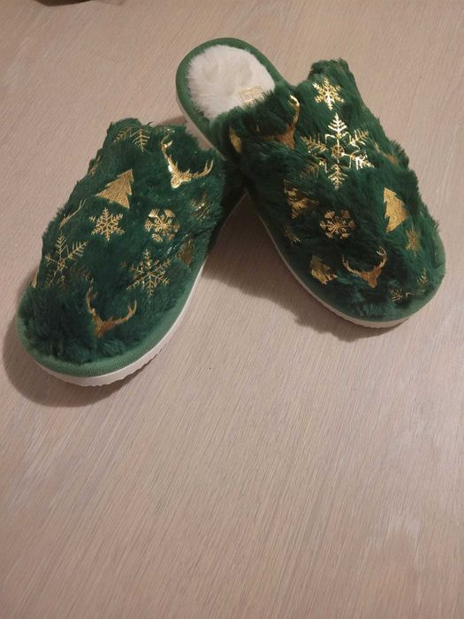 Papuci de casa pentru sarbatori de iarna