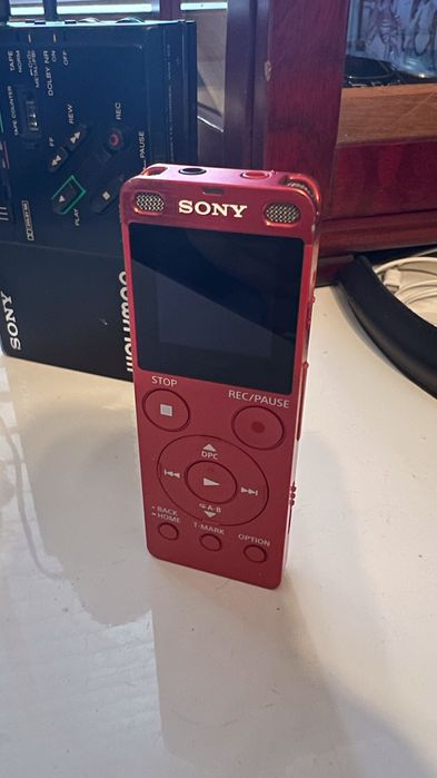 SONY ICD-UX560F Reportofon stereo, roz, 4 GB, MP3