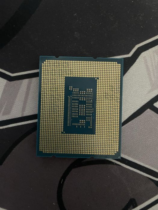 Процессор i3-12100f