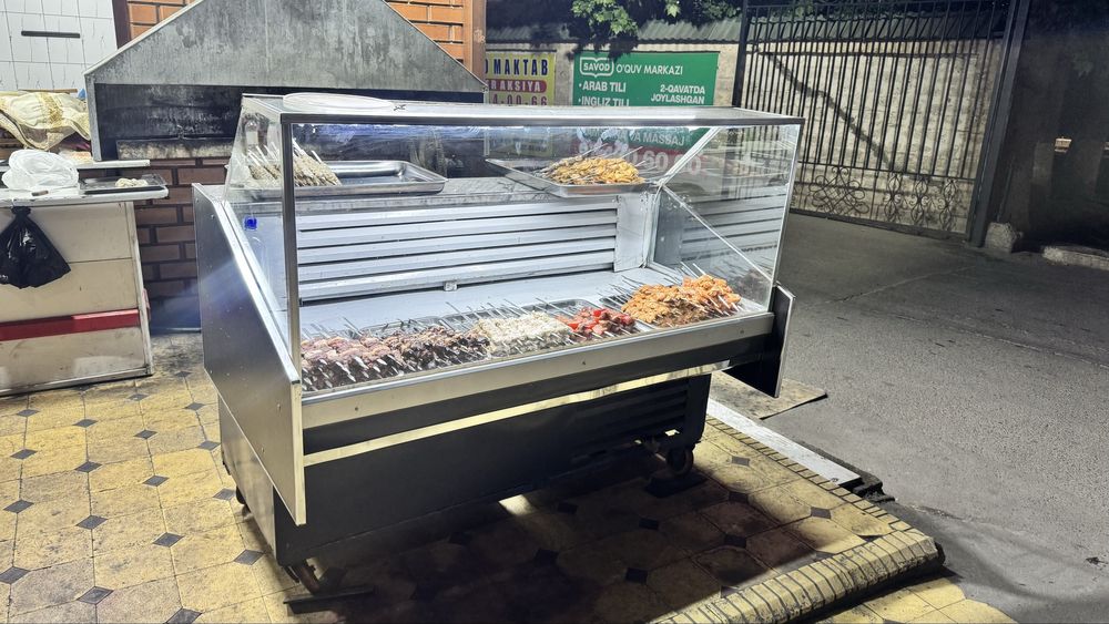 Shashlik uchun vitrina muzlatgich sotiladi srochna