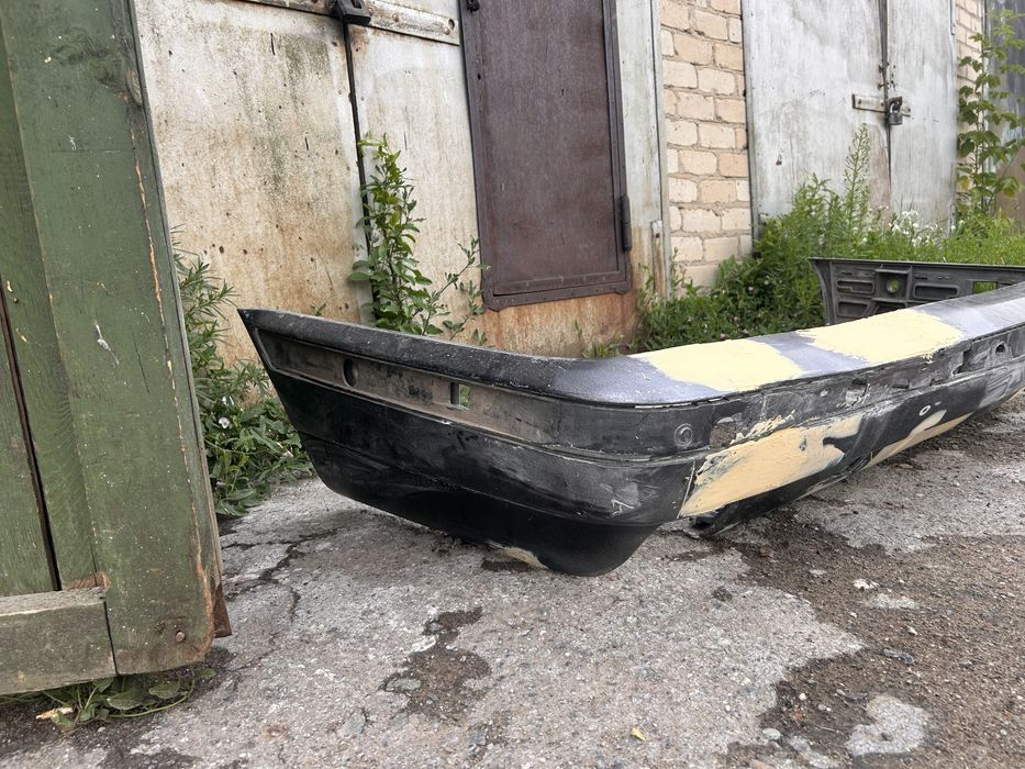 Продам бампер на  бмв е34 . Под покрас