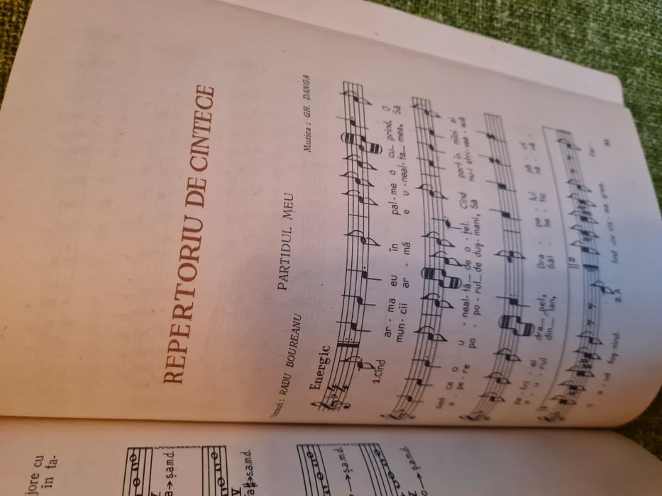 Manuale scolare de muzica anii 50-60