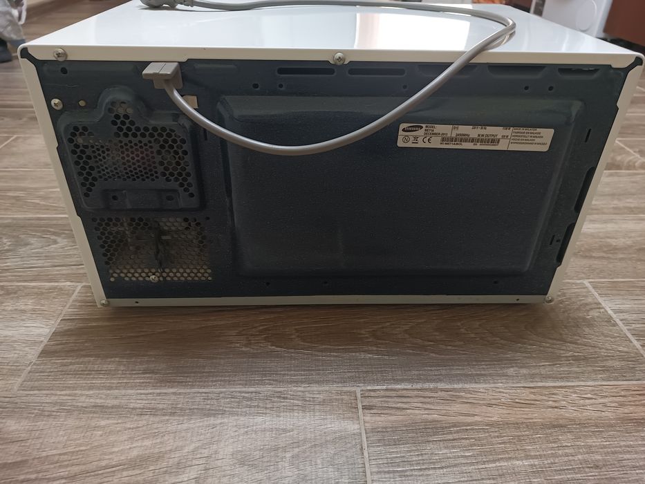 Микровълнова Самсунг Samsung (неработеща) за части или ремонт