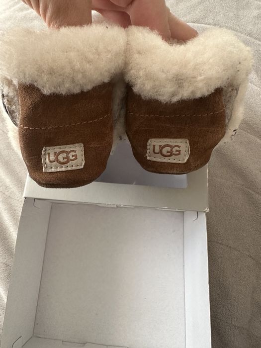 Бебешки ботушки UGG 18 номер