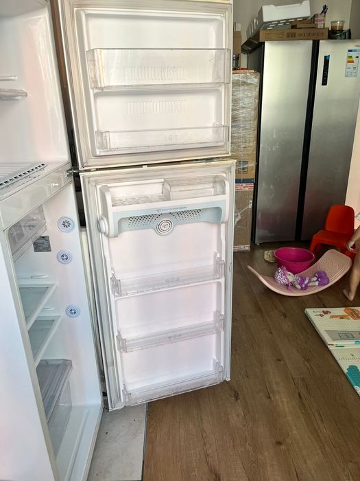 Продам холодильник LG