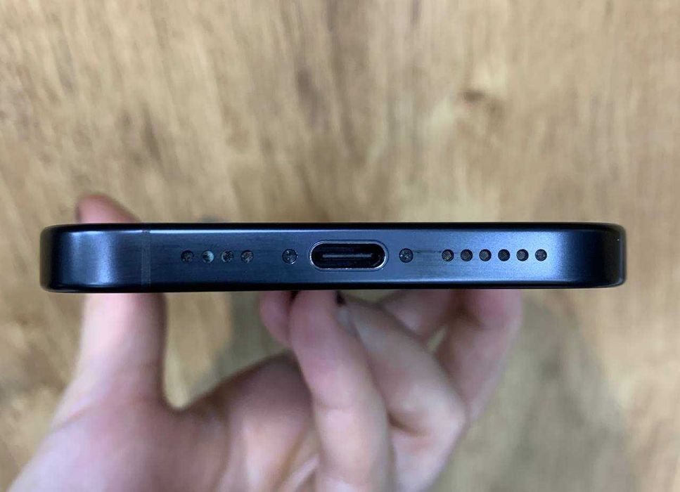 iPhone 16 Pro Max 512 qora variantga