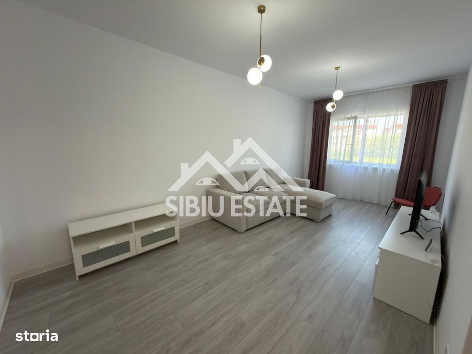 Apartament de închiriat , 2 camere decomandate, cu balcon si parcare — fotografia 2