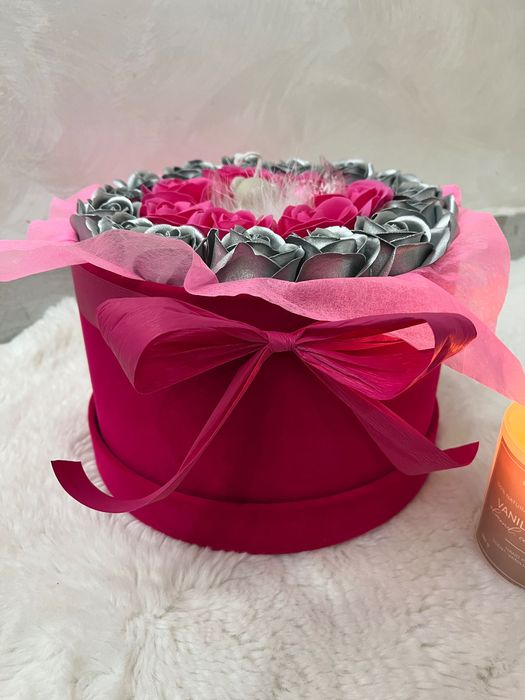 Кутии с рози, подарък за всеки повод