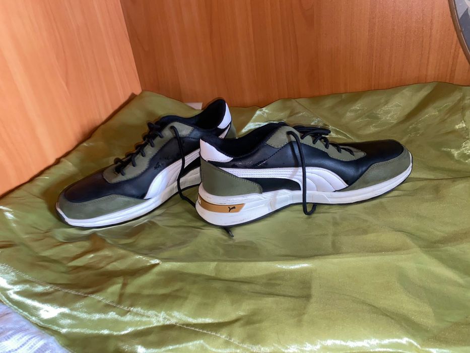 Продам кроссовки