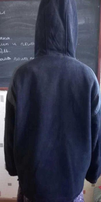 Продам мужскую ветровку