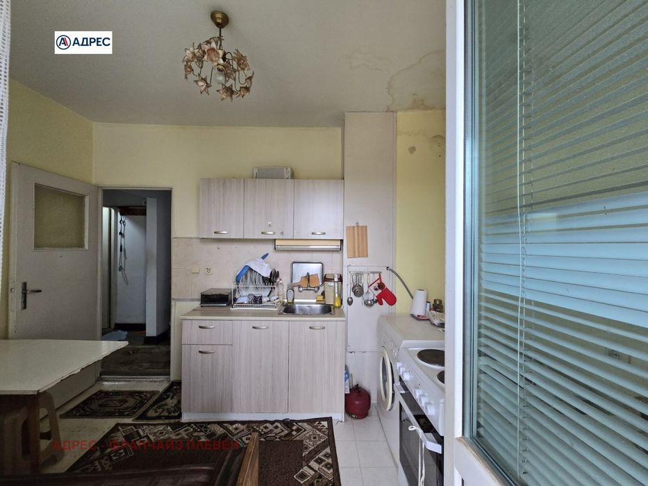 Продава се Двустаен апартамент в Плевен, Сторгозия - 62 кв.м за 617 €/кв.м - Снимка #3