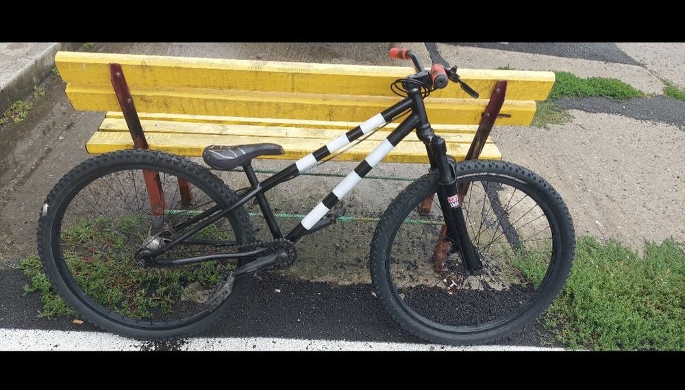 Bicicleta dirt jumper