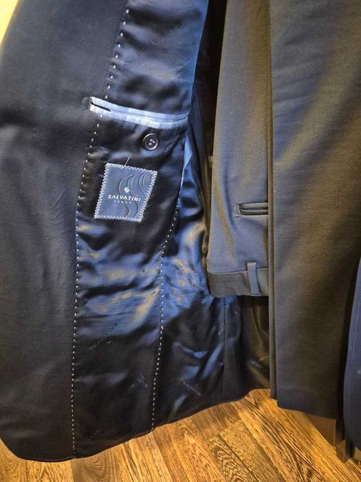 Костюм (пиджак и брюки) размер 44