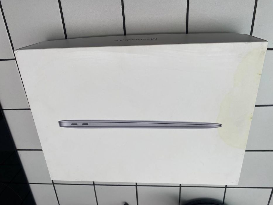 Продам MacBook Air 13 M1 Б/У