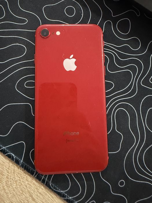 Продам Iphone 8 red production