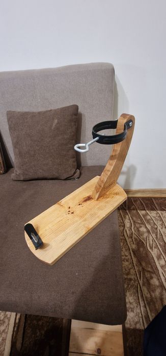 Поставка за бут или прошуто.