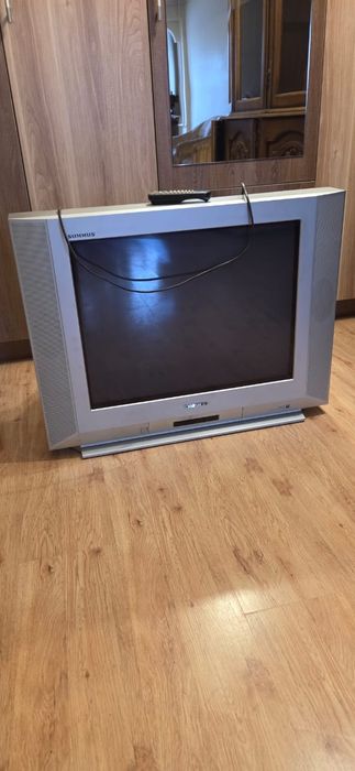 Диван телевизор отдам даром