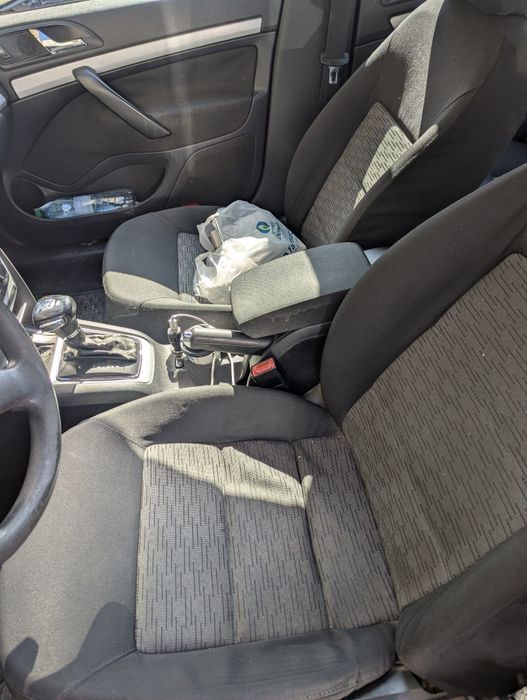 Vând sau schimb Skoda Octavia 2,2011 2300 euro preț fix