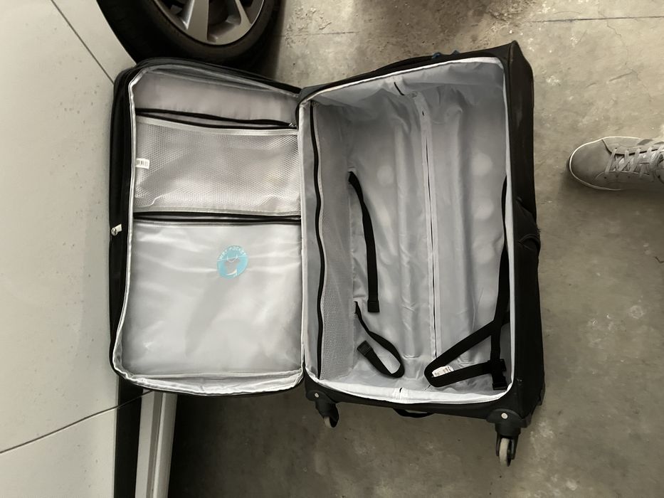 Куфари 32 инча Protege и Dockers