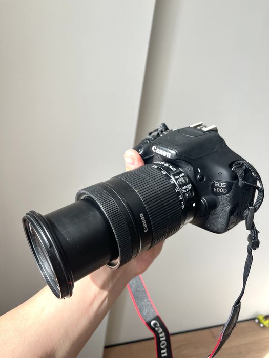 Canon 600d продам