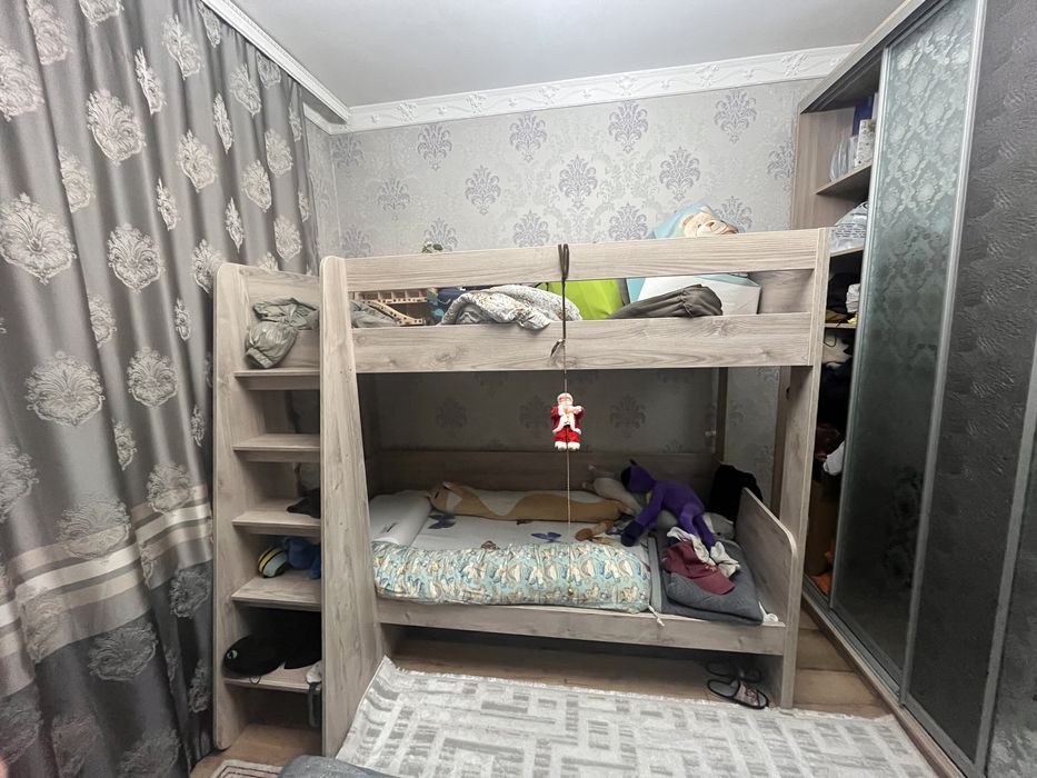 Продам двухъярусную кровать