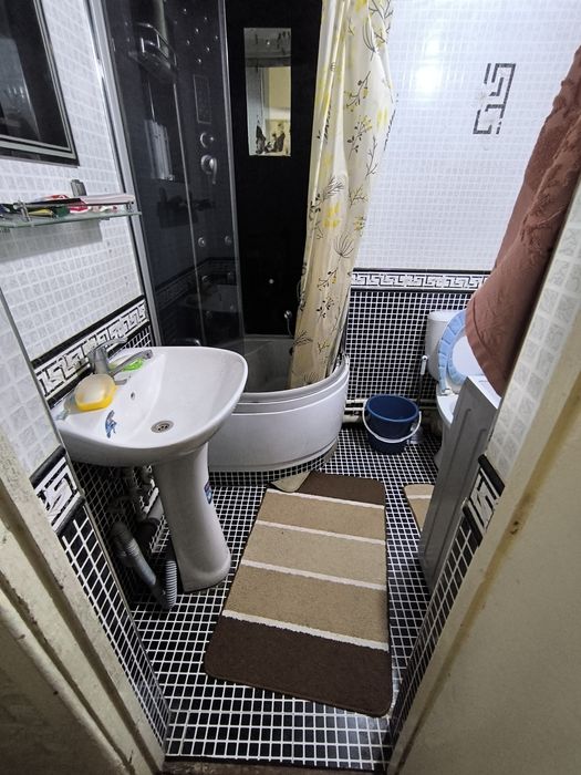 Срочно продам 2х ком квартиру Спутник 4. 36 м²  3/4 кирпич не торец