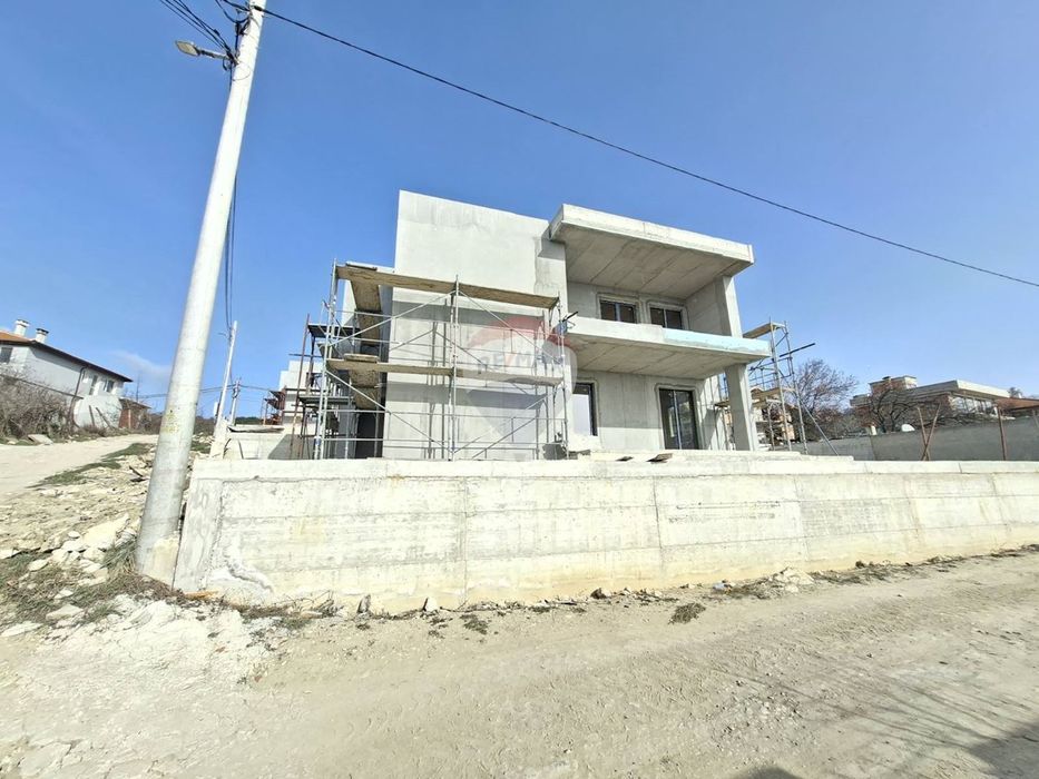 Продава се Къща в Варна, Виница - 250 кв.м за 814 €/кв.м - Снимка #9