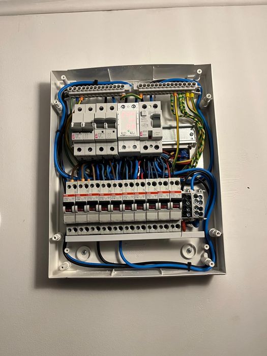 Electrician interventii rapide. Montaj instaltii complete.